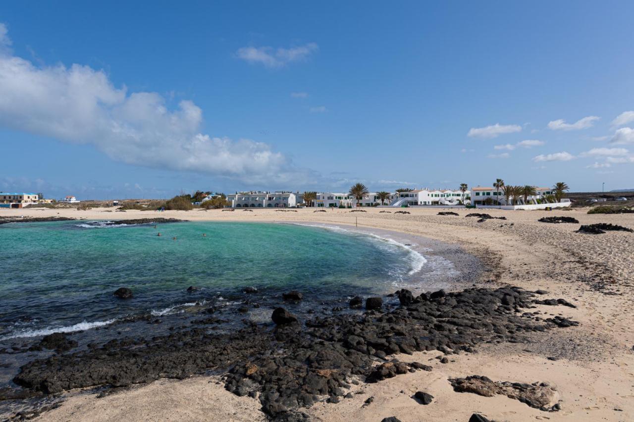 Homeforguest Modern And New Beachfront Apartment La Oliva Exteriör bild
